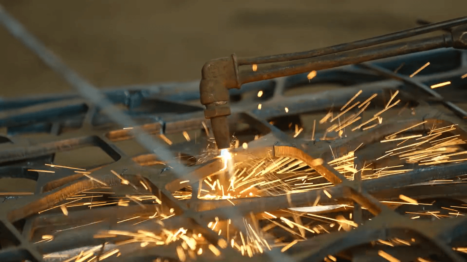 Welding machine used for equipment maintenance